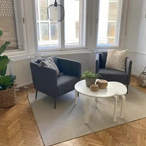 Center W18 Apartment